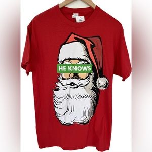Mens “He Knows” Santa Clause Size Medium Christmas T Shirt 100% Cotton NWT